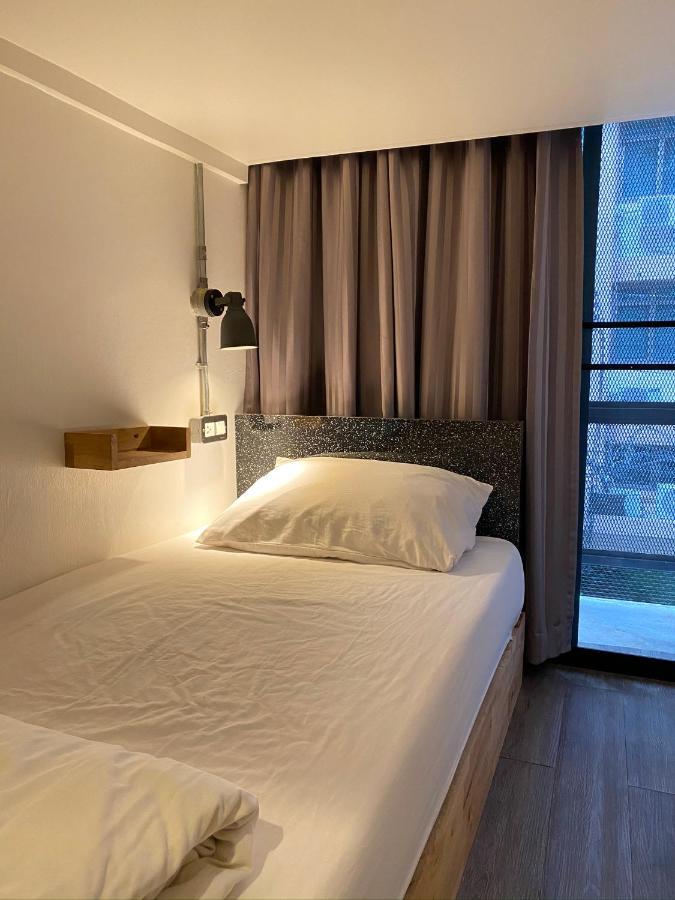 Monomer Hostel Бангкок Екстер'єр фото